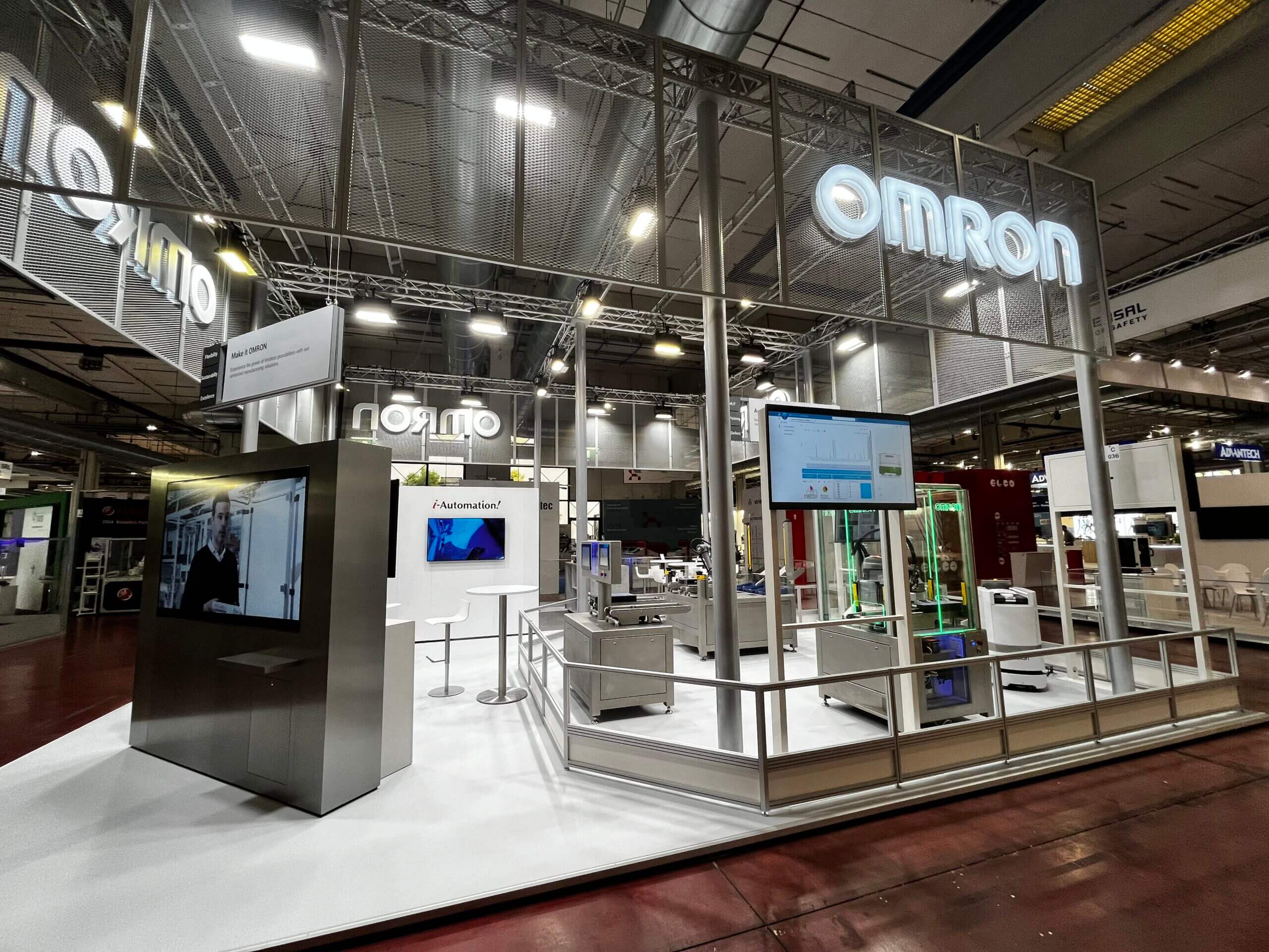 Il potenziale della digitalizzazione del flexible manufacturing: OMRON e Dassault Systèmes a SPS 2024